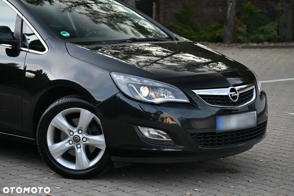 Opel Astra 2011 photo 5
