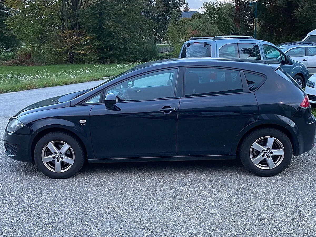 Seat Leon 2010 photo 3
