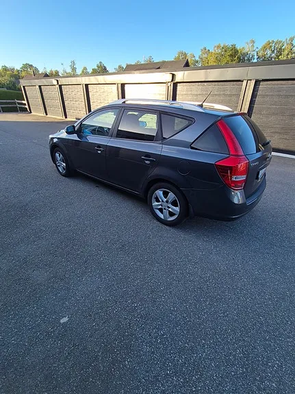 Kia Ceed 2011 photo 3