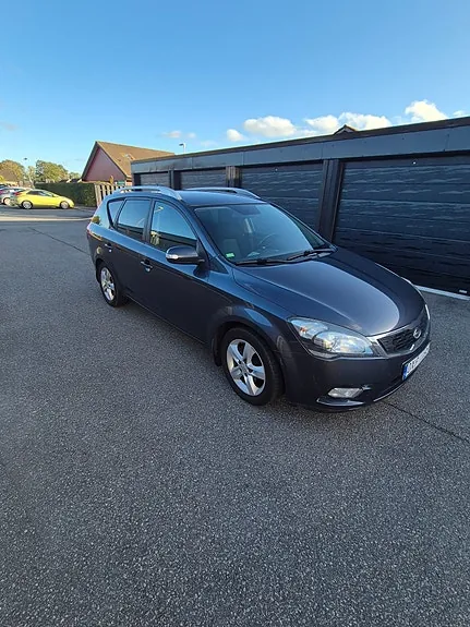 Kia Ceed 2011 photo 2