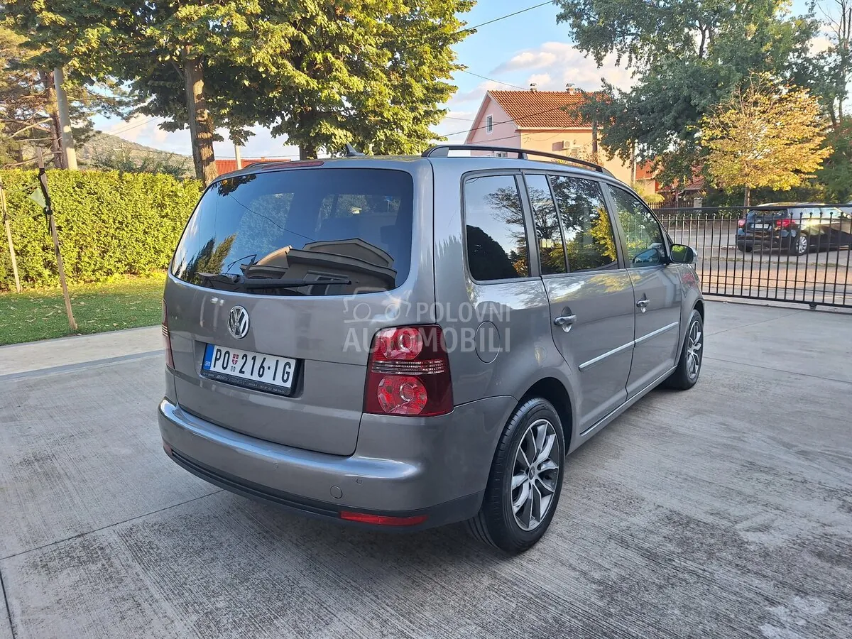Volkswagen Touran 2008 photo 5