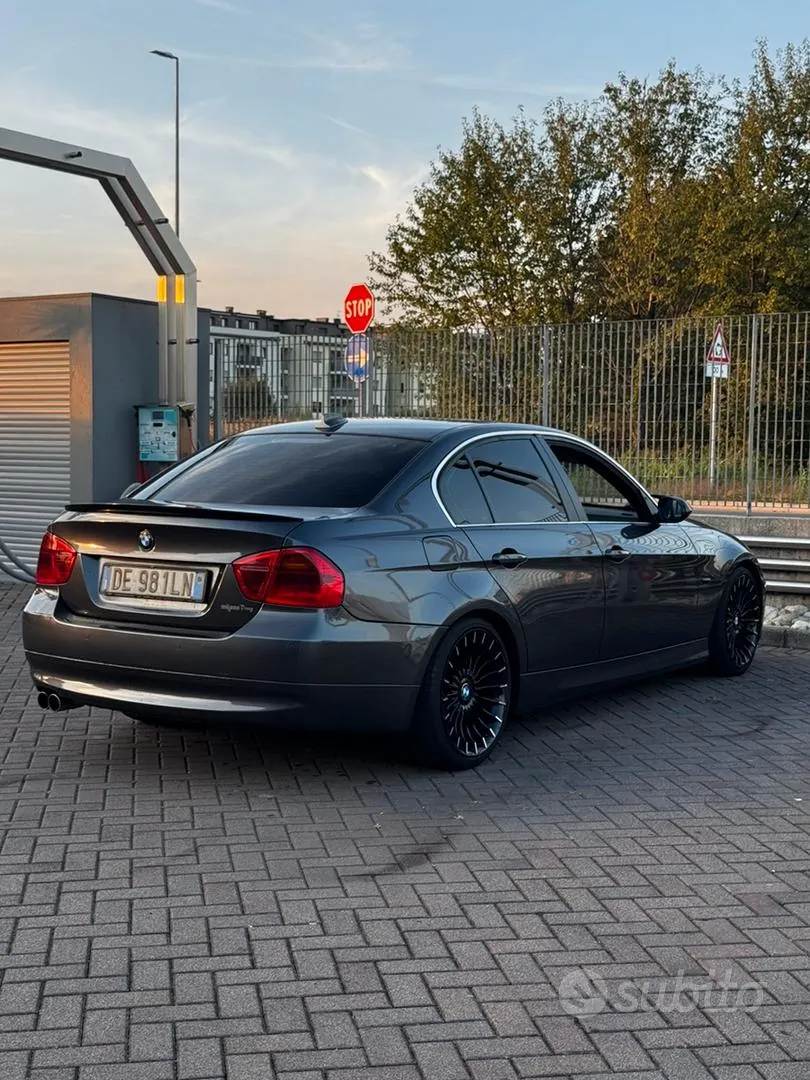 BMW 330Xd 2006 photo 2