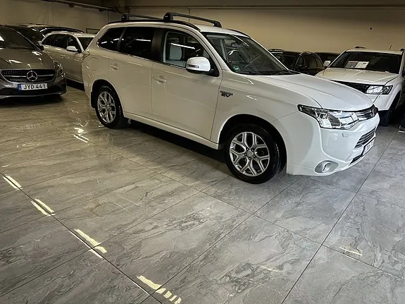 Mitsubishi Outlander 2015 photo 2