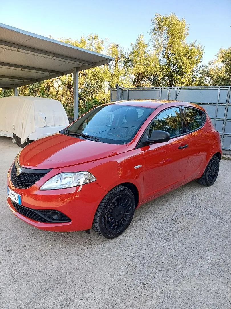 Lancia Ypsilon 2018 photo 2