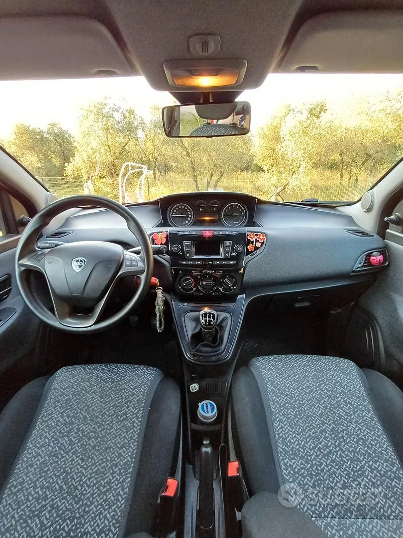 Lancia Ypsilon 2018 photo 5