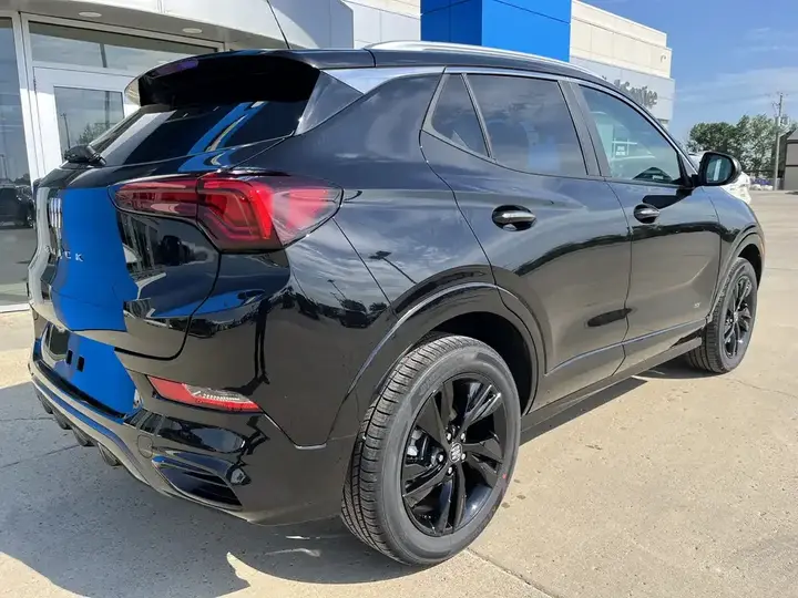 Buick Encore 2026 photo 2