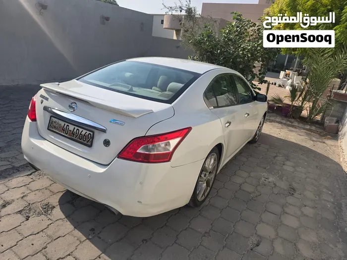 Nissan Maxima 2010 photo 2