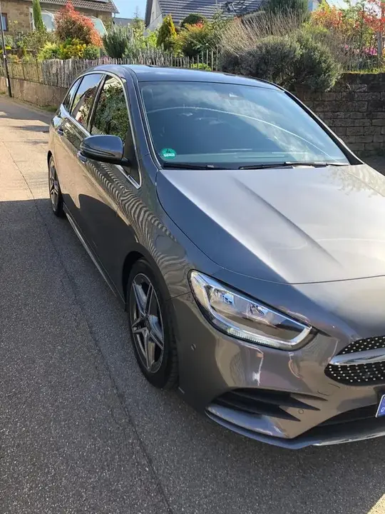 Mercedes-Benz B 200