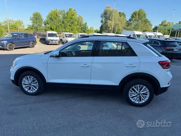Volkswagen T-Roc 2022 photo 2