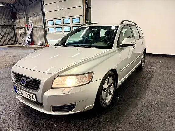 Volvo V50 2011 photo 2