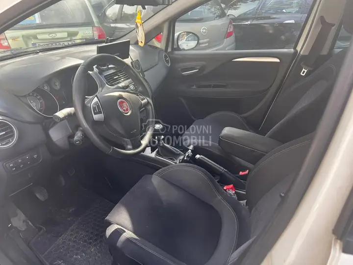 Fiat Grande Punto 2014 photo 5