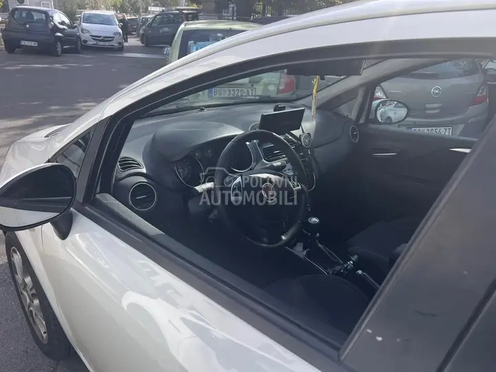 Fiat Grande Punto 2014 photo 4