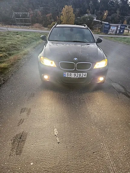 BMW 318D 2010 photo 3