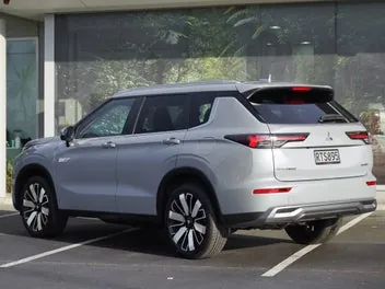 Mitsubishi Outlander 2026 photo 3