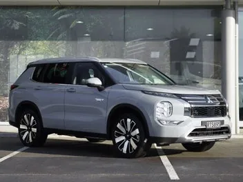 Mitsubishi Outlander 2026 photo 2