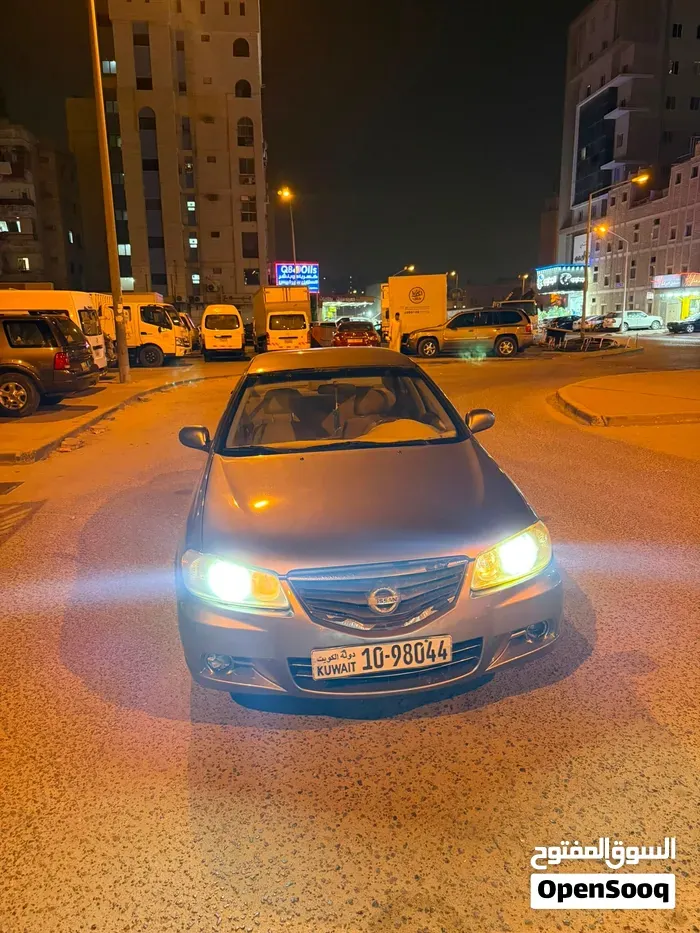 Nissan Sunny 2011 photo 2