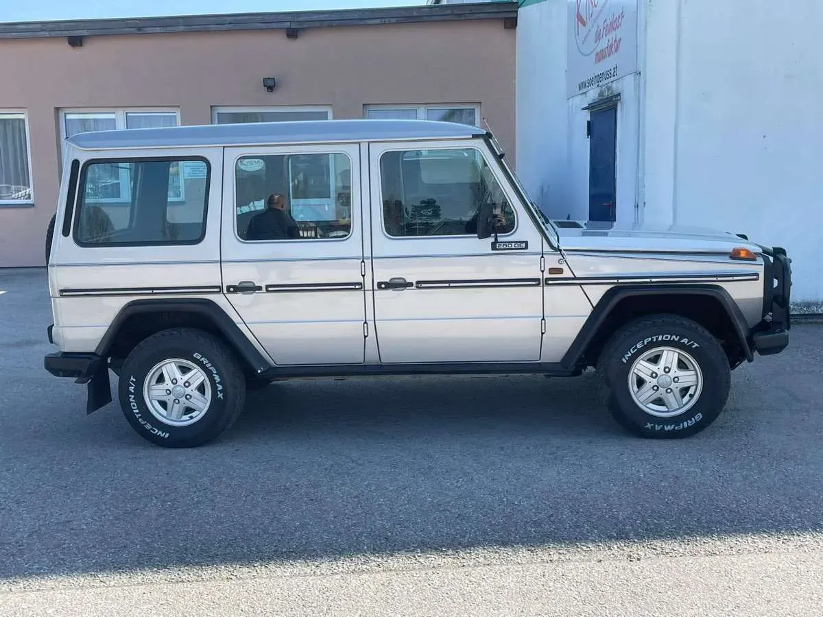 Mercedes-Benz G-Class 1985 photo 3
