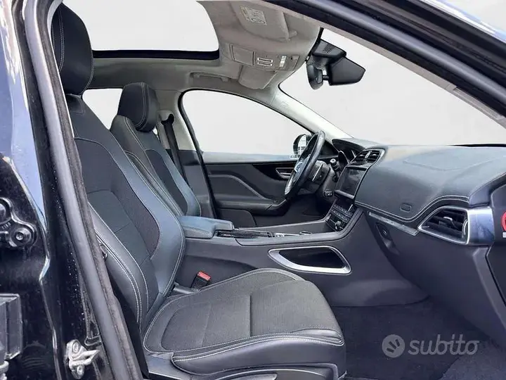 Jaguar F-Pace 2019 photo 3