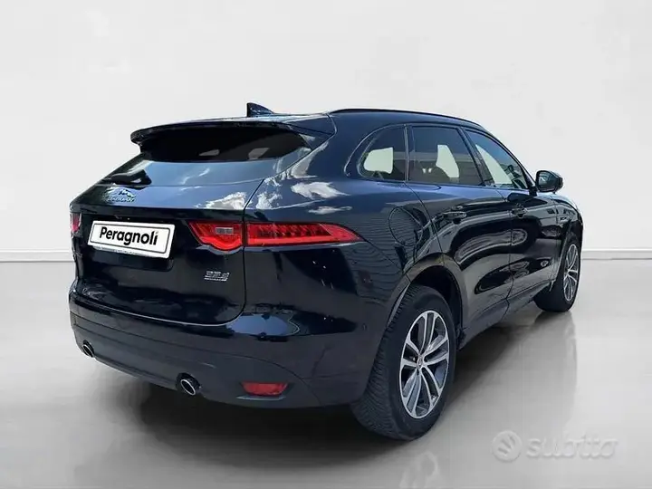 Jaguar F-Pace 2019 photo 2