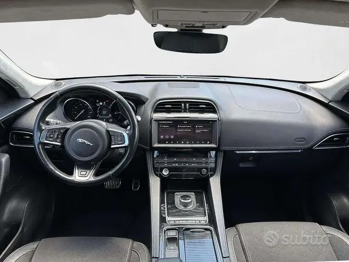 Jaguar F-Pace 2019 photo 4
