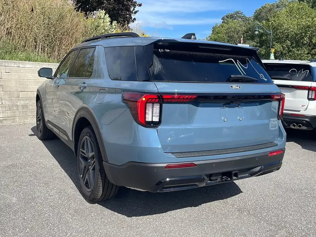 Ford Explorer 2027 photo 3
