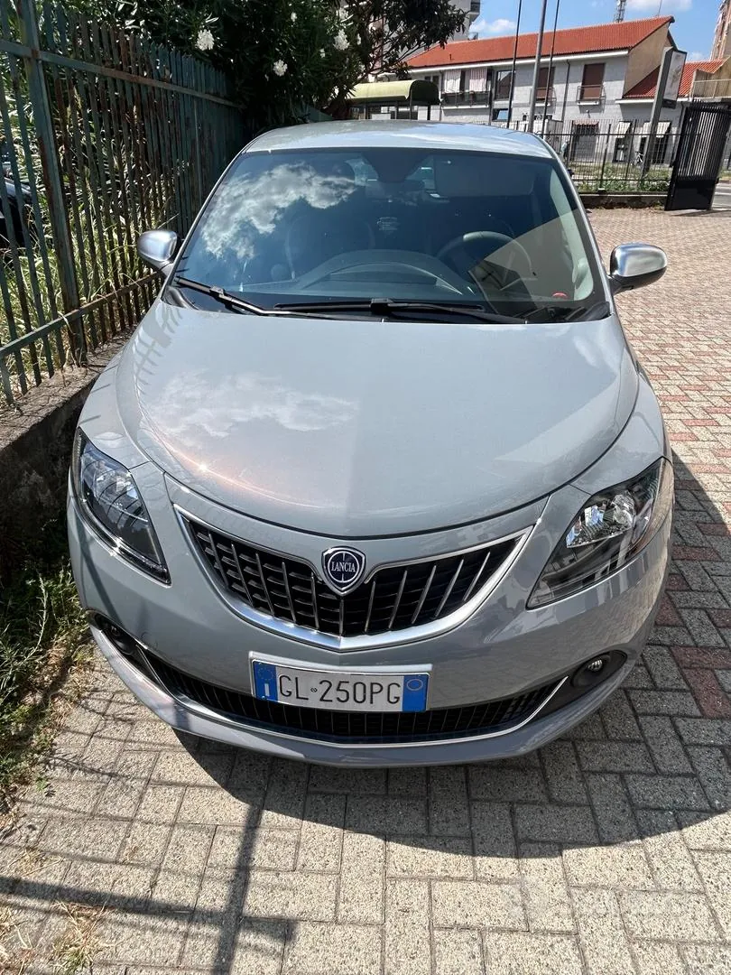 Lancia Ypsilon 2022 photo 2