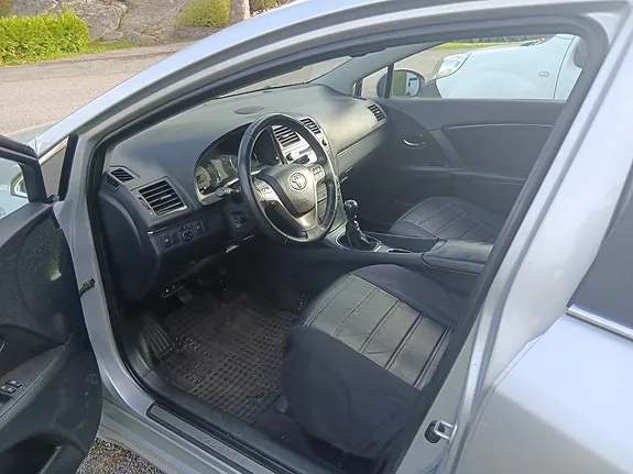 Toyota Avensis 2009 photo 4