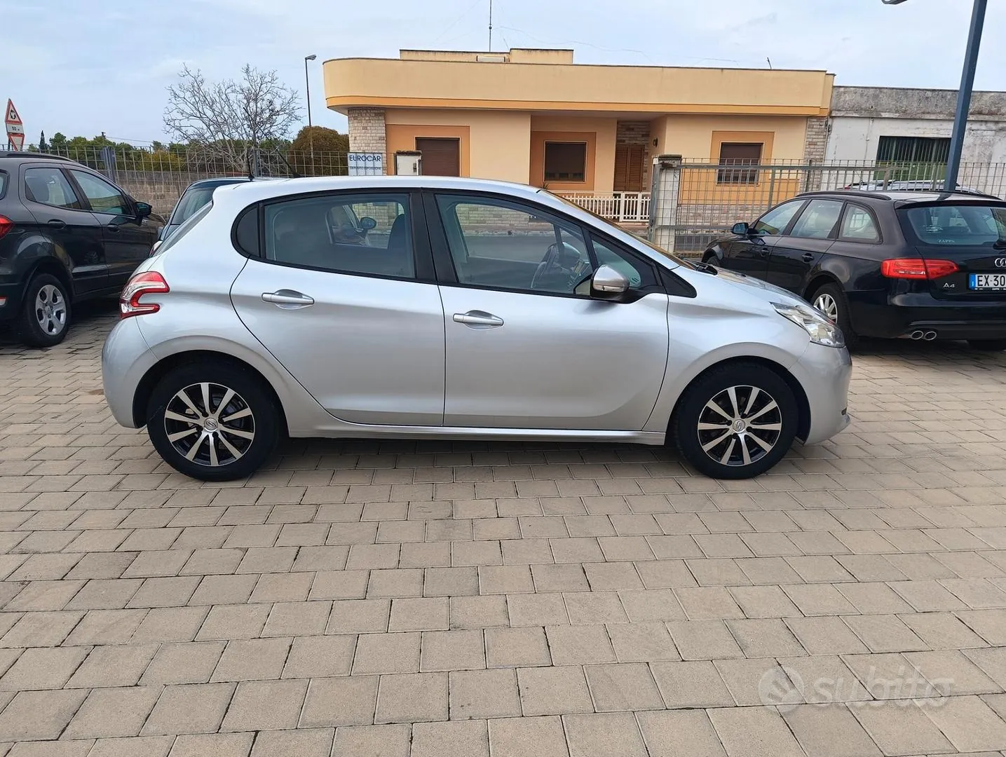 Peugeot 208 2013 photo 3