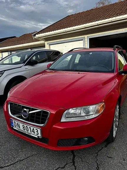 Volvo V70 2010 photo 2
