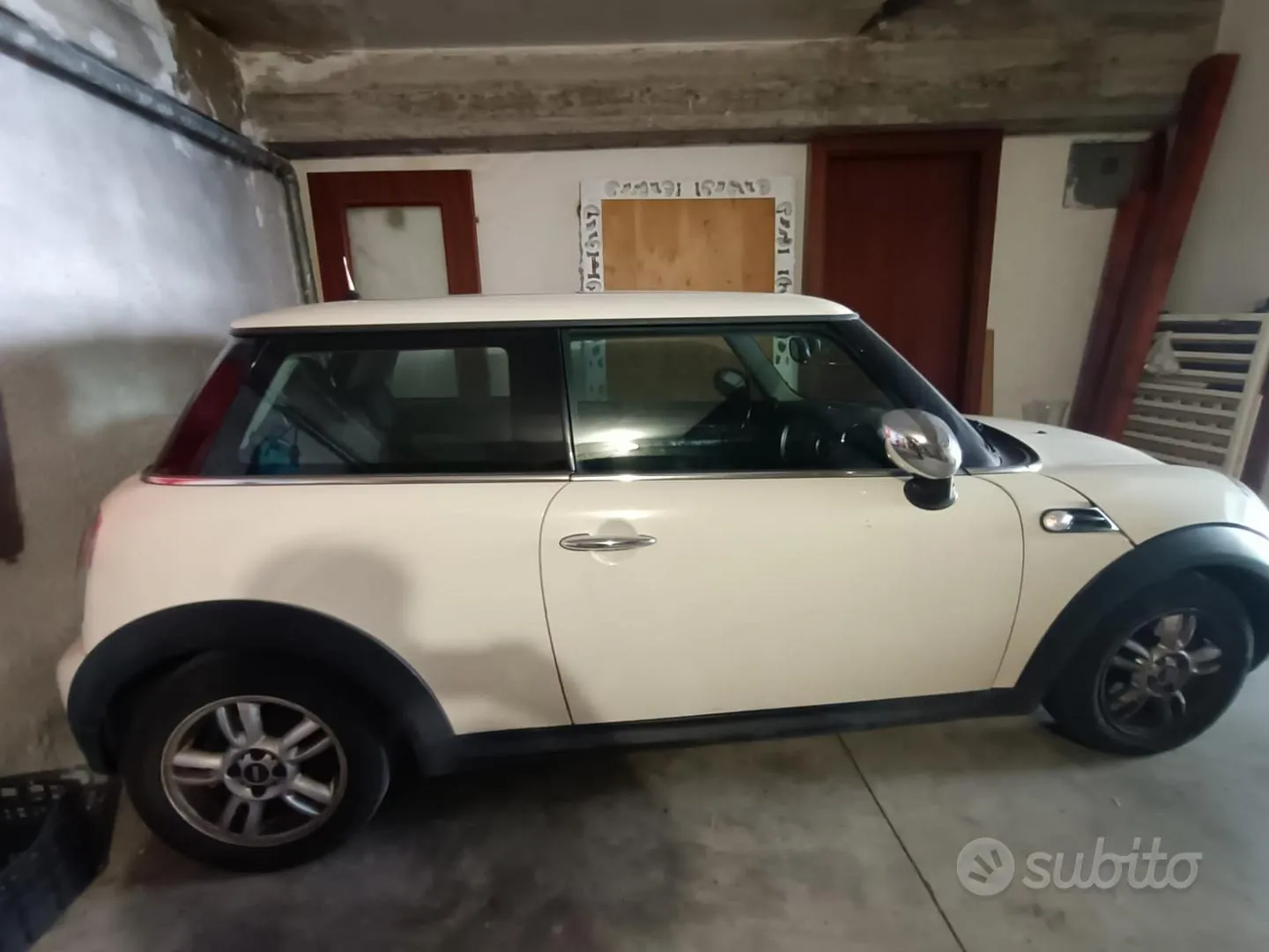 Mini Cooper 2011 photo 2