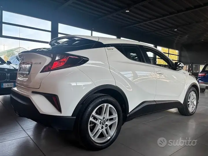 Toyota C-Hr 2020 photo 4