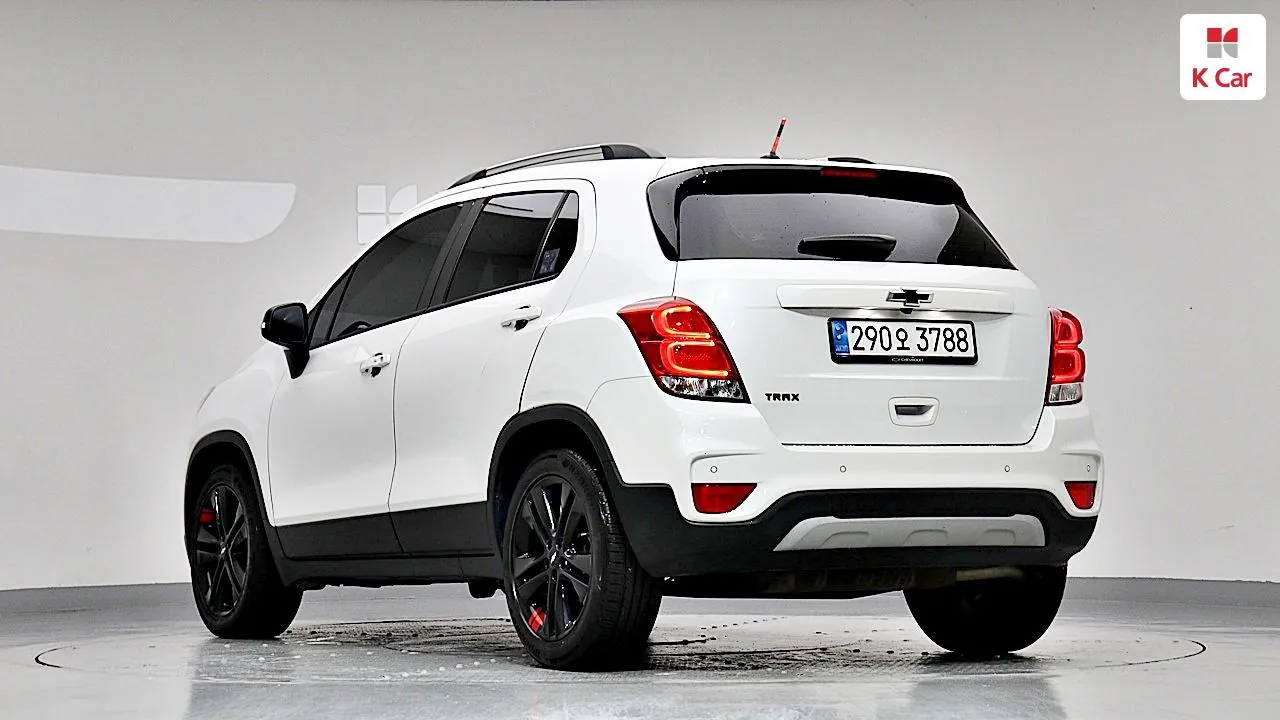 Chevrolet Tracker 2021 photo 2
