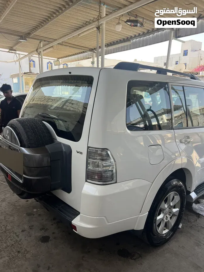 Mitsubishi Pajero 2018 photo 2