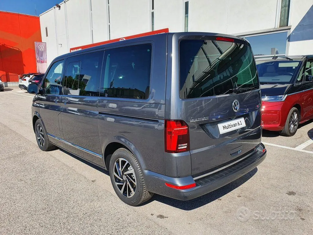 Volkswagen T6.1 Multivan 2022 photo 4
