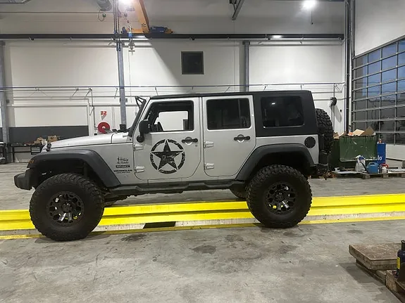 Jeep Wrangler 2010 photo 2