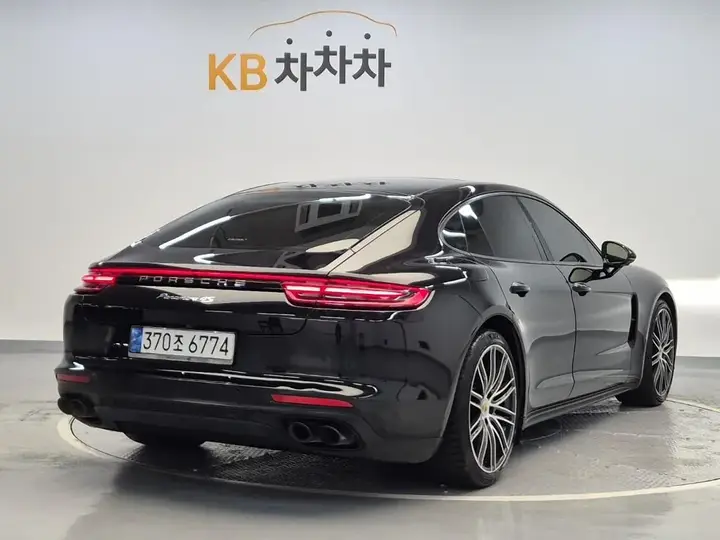 Porsche Panamera 2018 photo 3