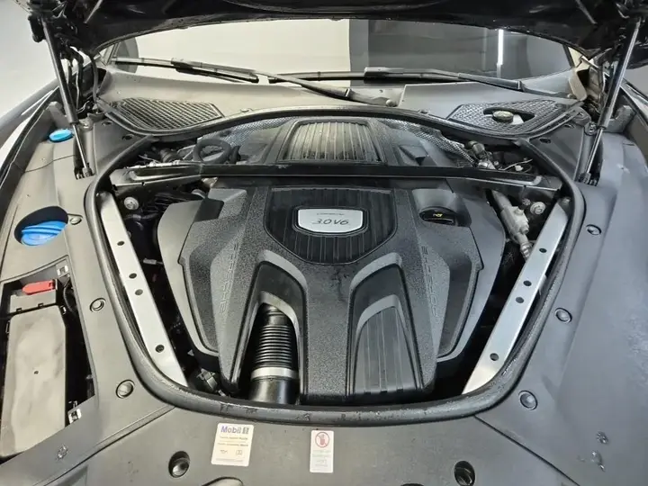 Porsche Panamera 2018 photo 5