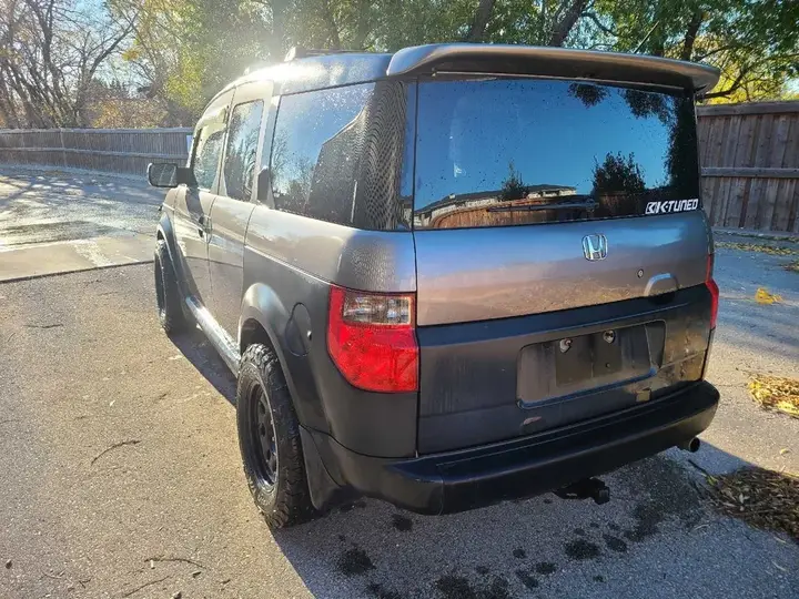 Honda Element 2005 photo 2