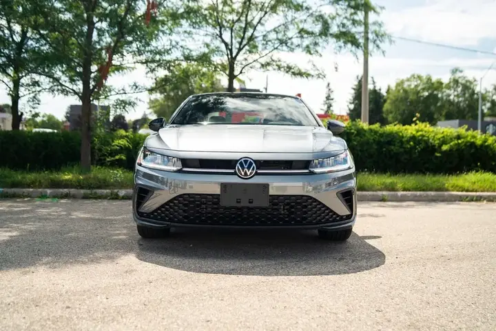 Volkswagen Jetta 2025 photo 2