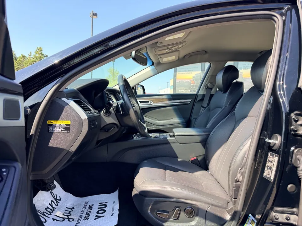 Hyundai Genesis 2015 photo 2