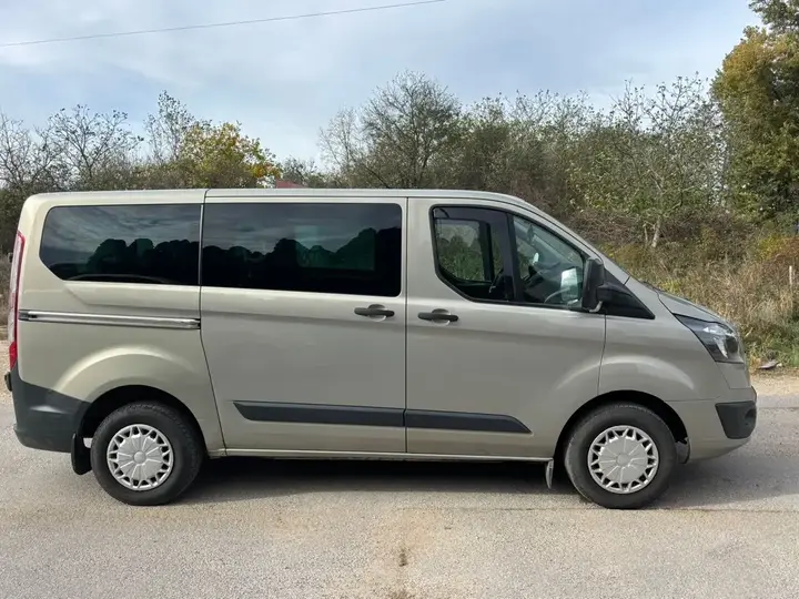 Ford Transit Custom 2013 photo 2