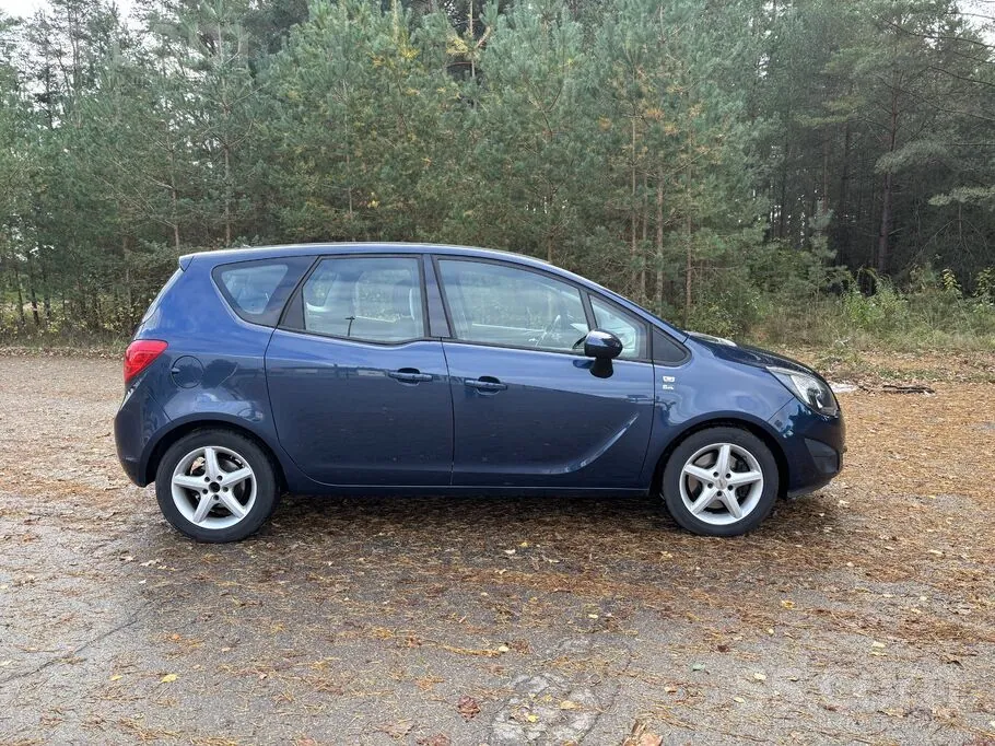 Opel Meriva 2012 photo 2