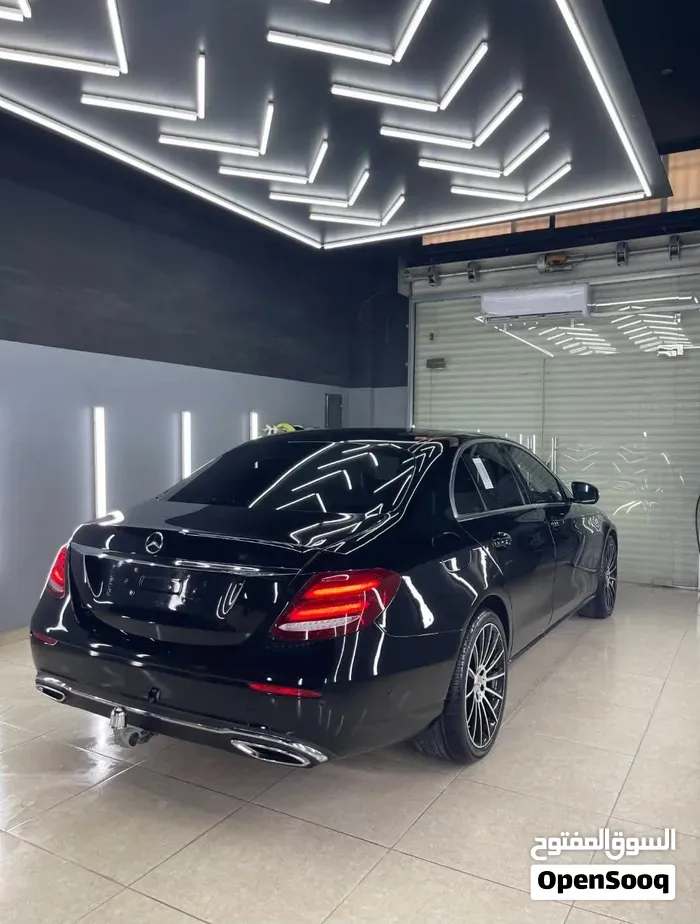 Mercedes-Benz E-Class 2017 photo 2