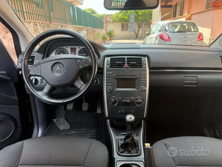Mercedes-Benz B-Class 2012 photo 5