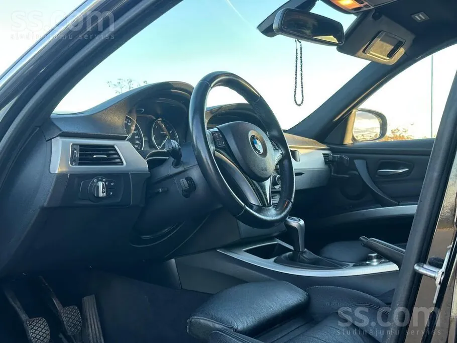 BMW 320D 2009 photo 4