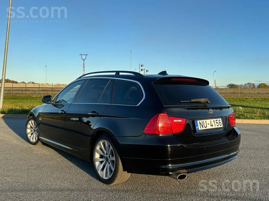 BMW 320D 2009 photo 2