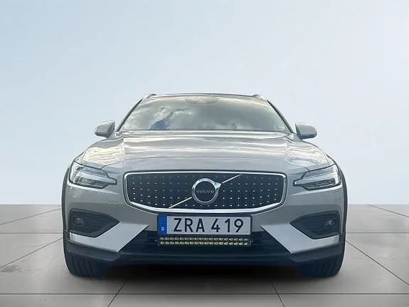 Volvo V60 Cross Country 2020 photo 2