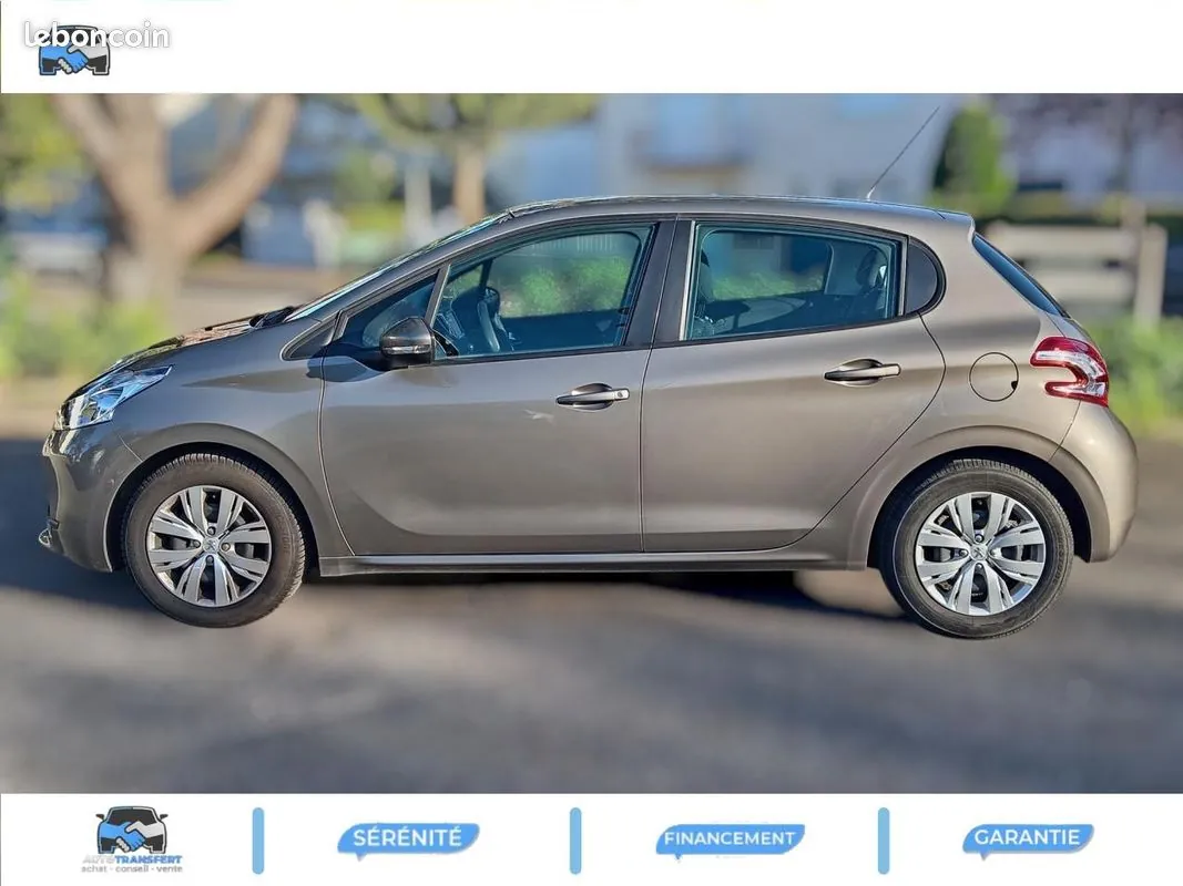 Peugeot 208 2015 photo 4
