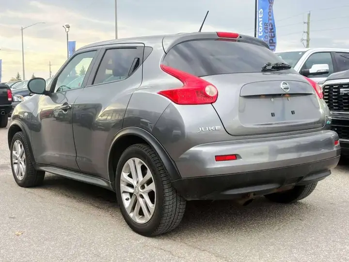 Nissan Juke 2013 photo 2