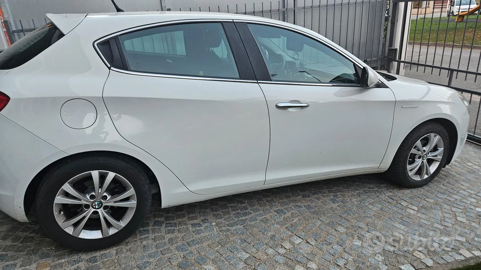 Alfa Romeo Giulietta 2013 photo 2